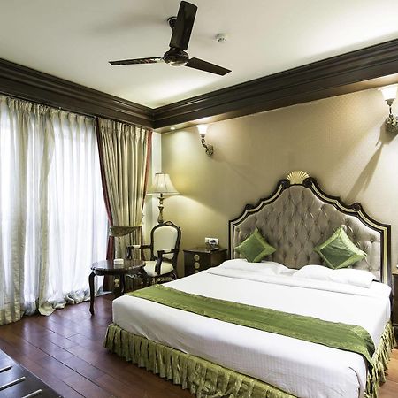 Treebo Tryst Royce New Friends Colony Hotell New Delhi Exteriör bild