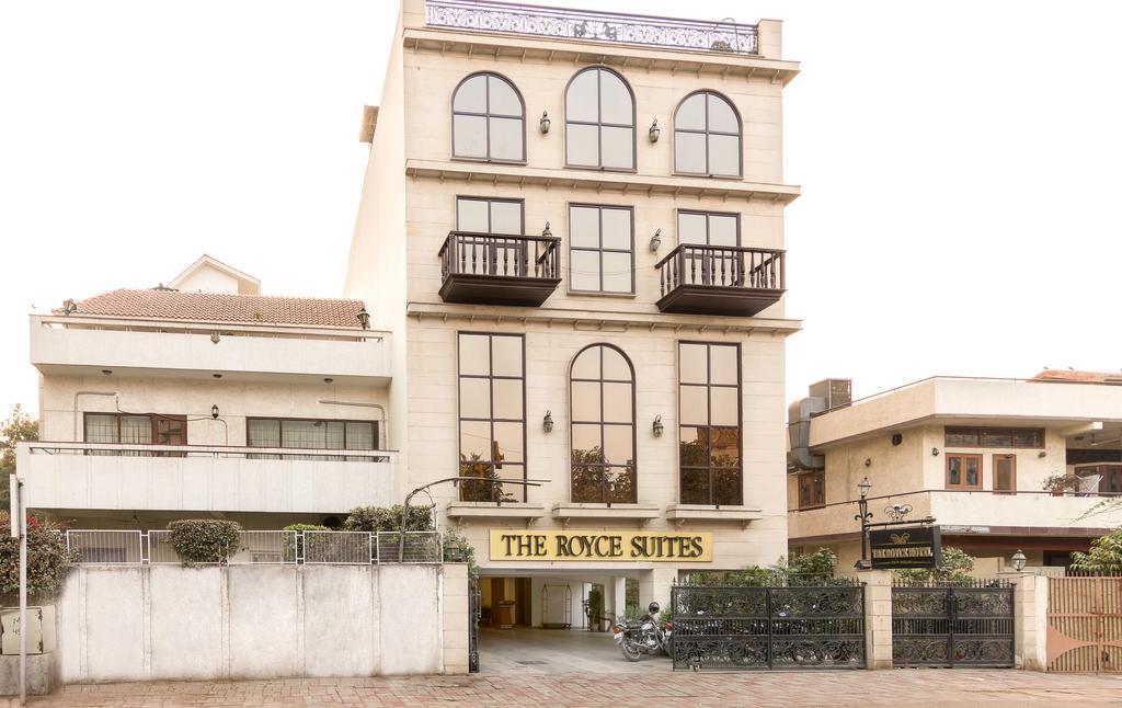 Treebo Tryst Royce New Friends Colony Hotell New Delhi Exteriör bild