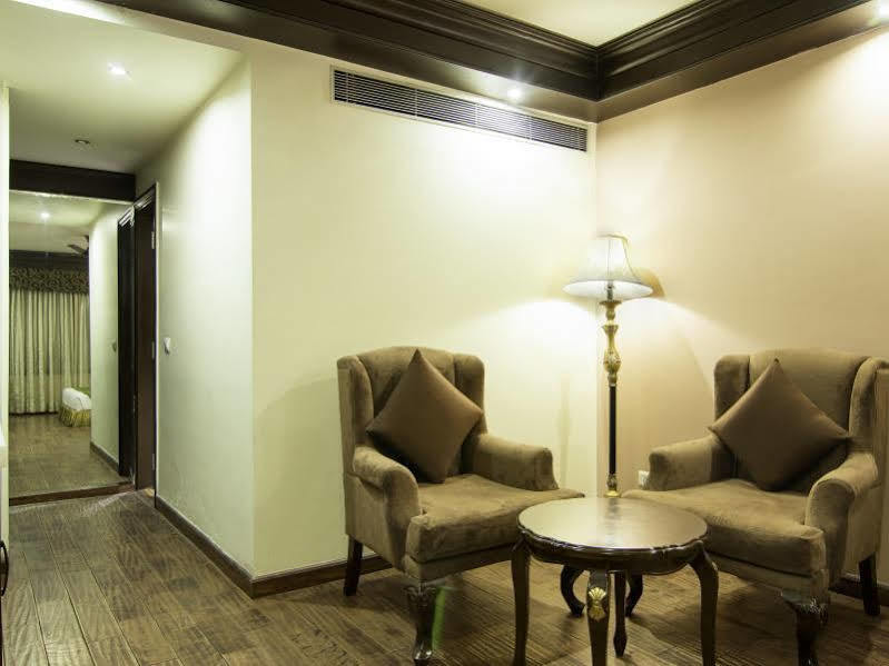 Treebo Tryst Royce New Friends Colony Hotell New Delhi Exteriör bild